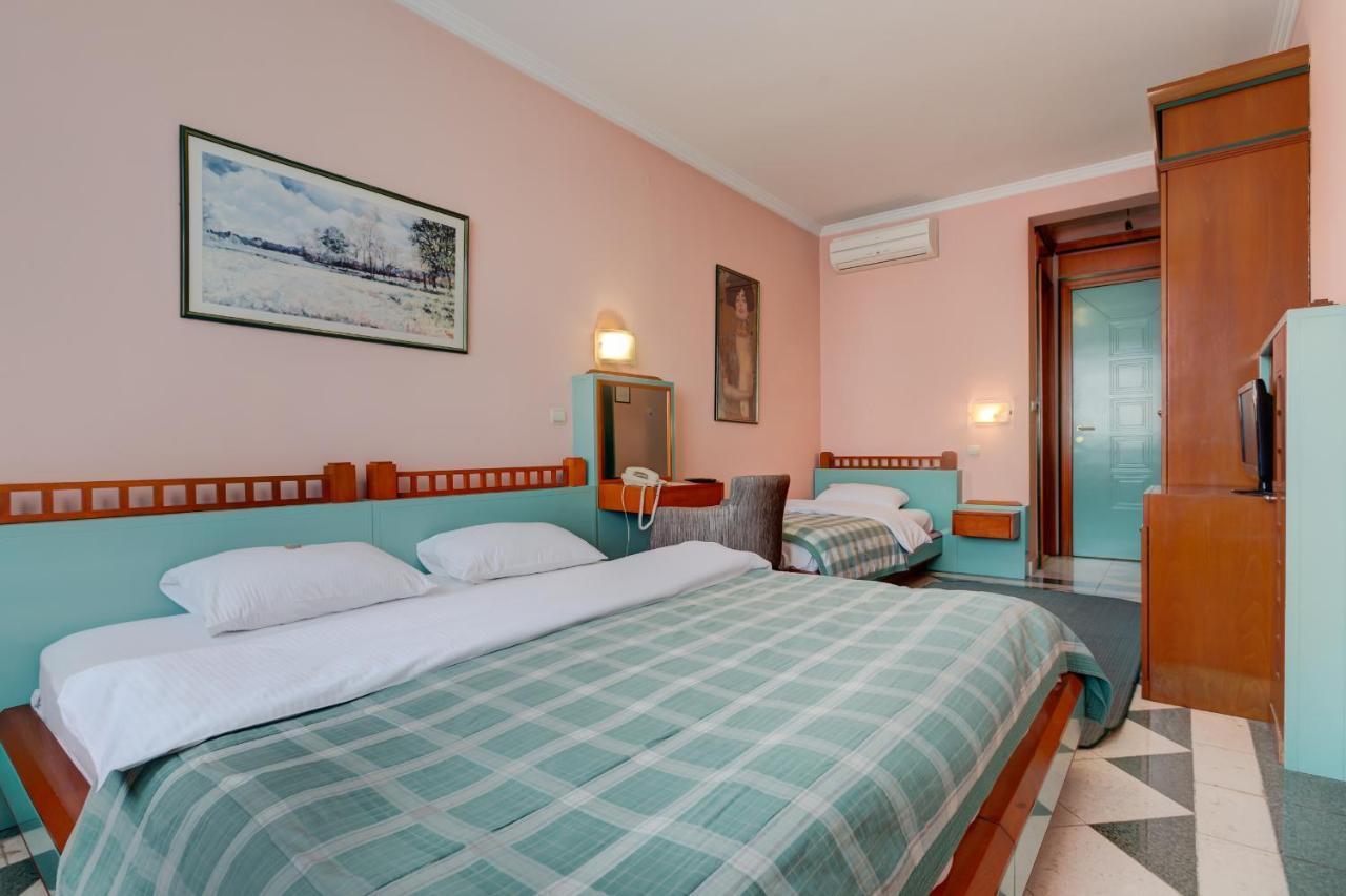 Hotel Eminent Podgorica Exterior photo
